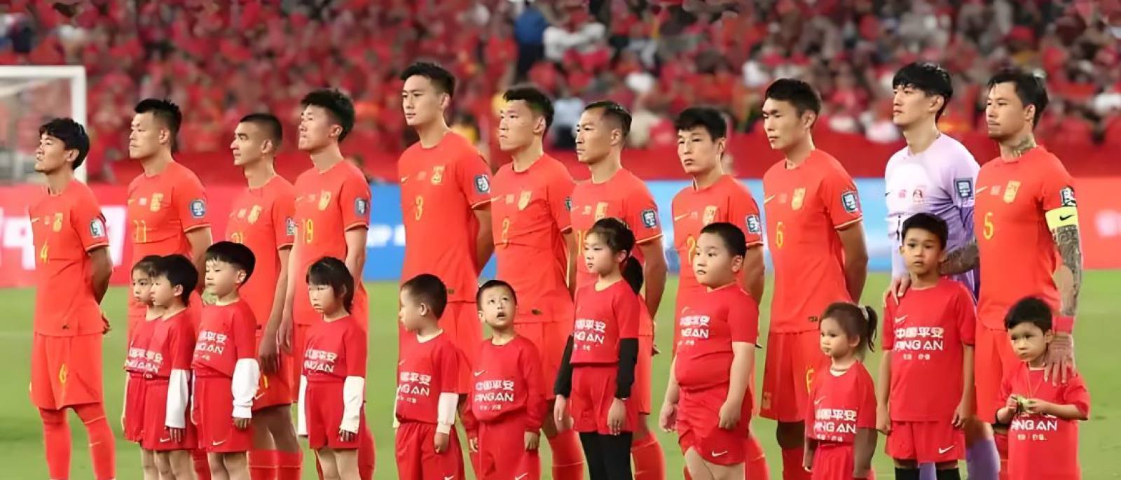 多路赛事信号在监控大屏上同时播放